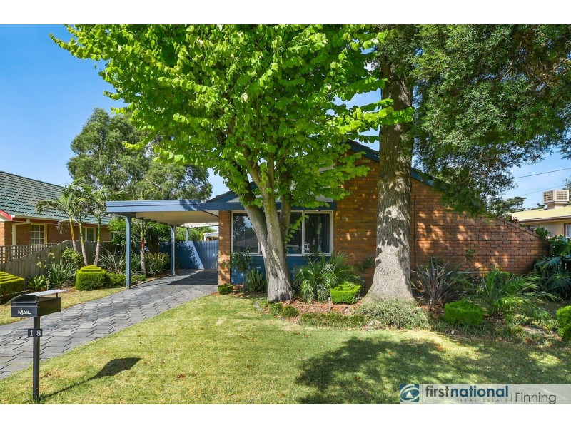 18 Arnold Street, Cranbourne VIC 3977