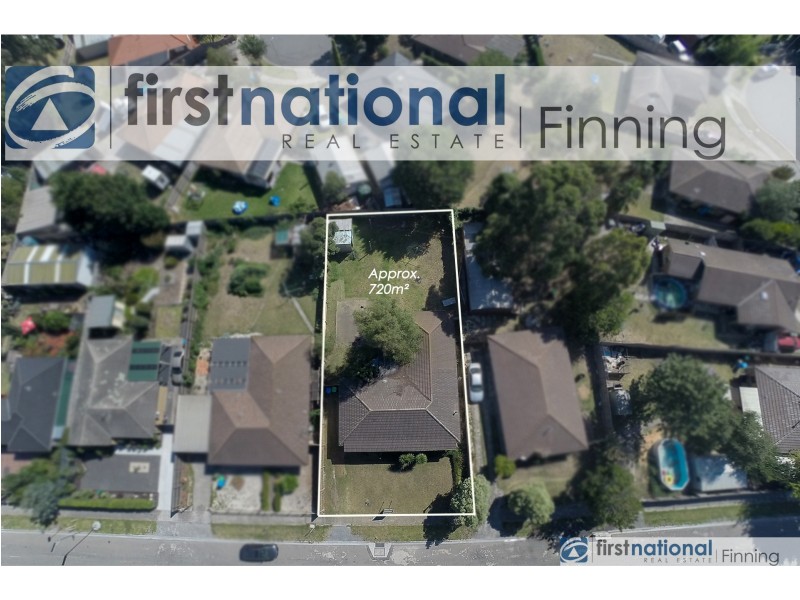 9 Thompson Road, Cranbourne North VIC 3977