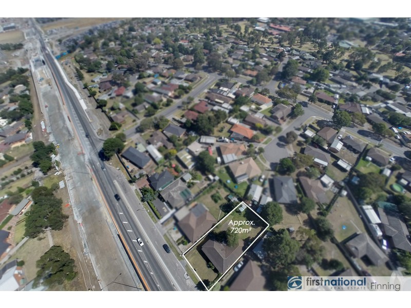 9 Thompson Road, Cranbourne North VIC 3977