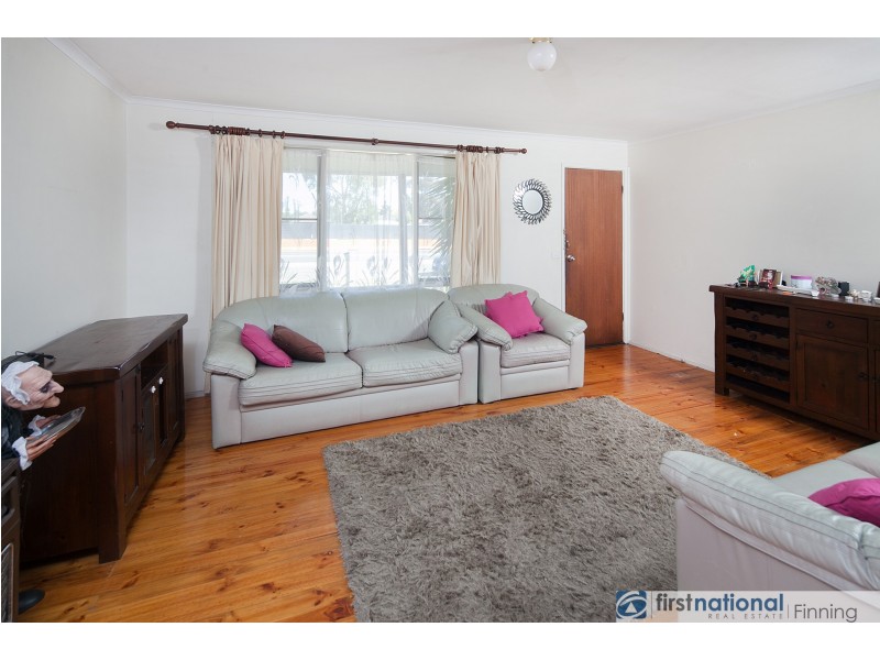 9 Thompson Road, Cranbourne North VIC 3977