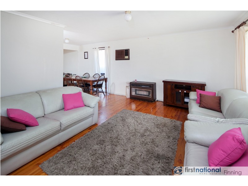 9 Thompson Road, Cranbourne North VIC 3977