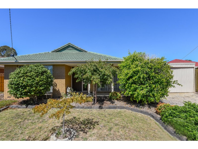 4 Butler Court, Cranbourne VIC 3977