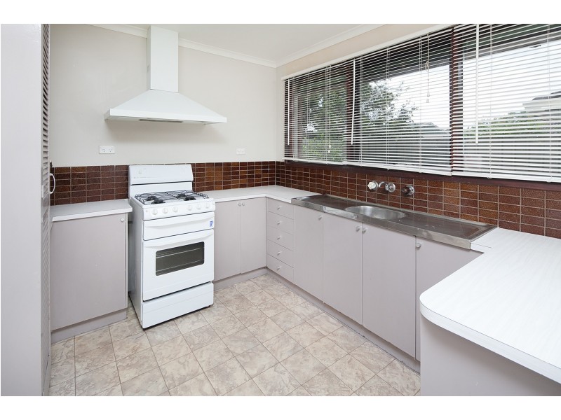 2 Canterbury Street, Cranbourne VIC 3977