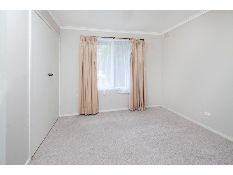 2 Canterbury Street, Cranbourne VIC 3977