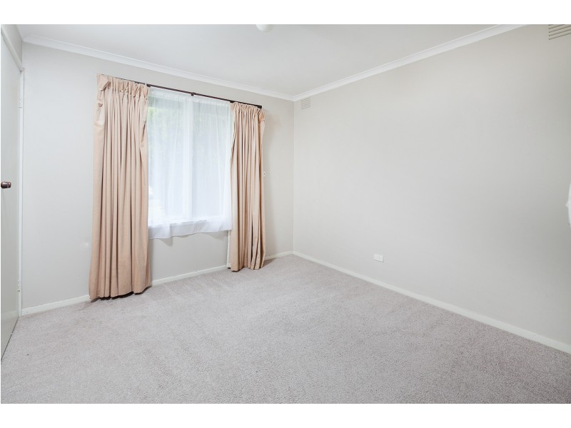 2 Canterbury Street, Cranbourne VIC 3977