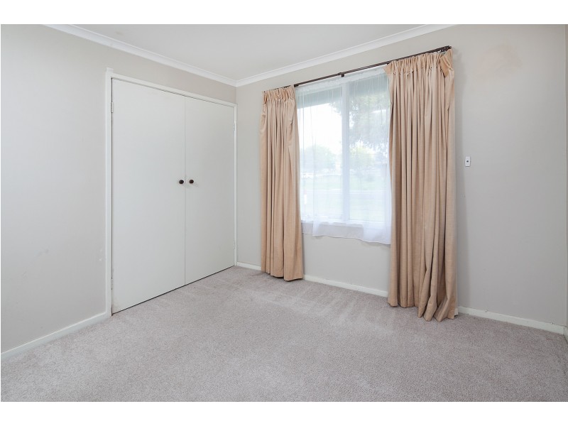 2 Canterbury Street, Cranbourne VIC 3977
