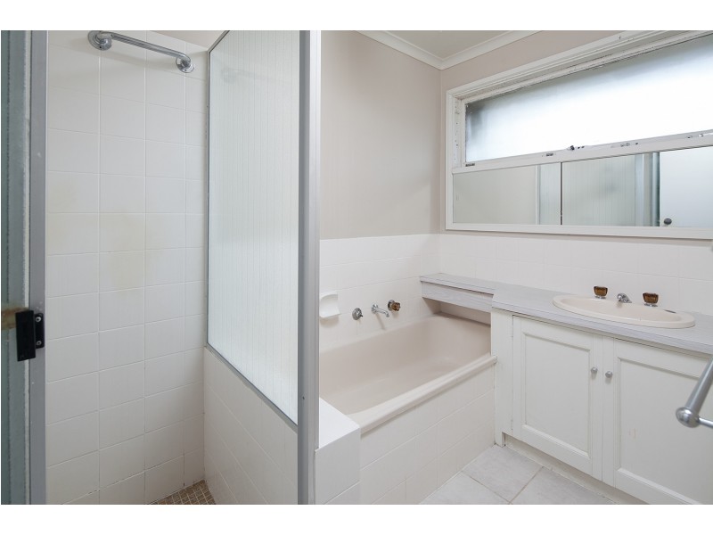 2 Canterbury Street, Cranbourne VIC 3977