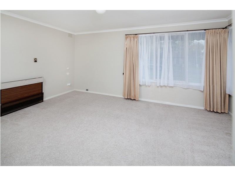 2 Canterbury Street, Cranbourne VIC 3977