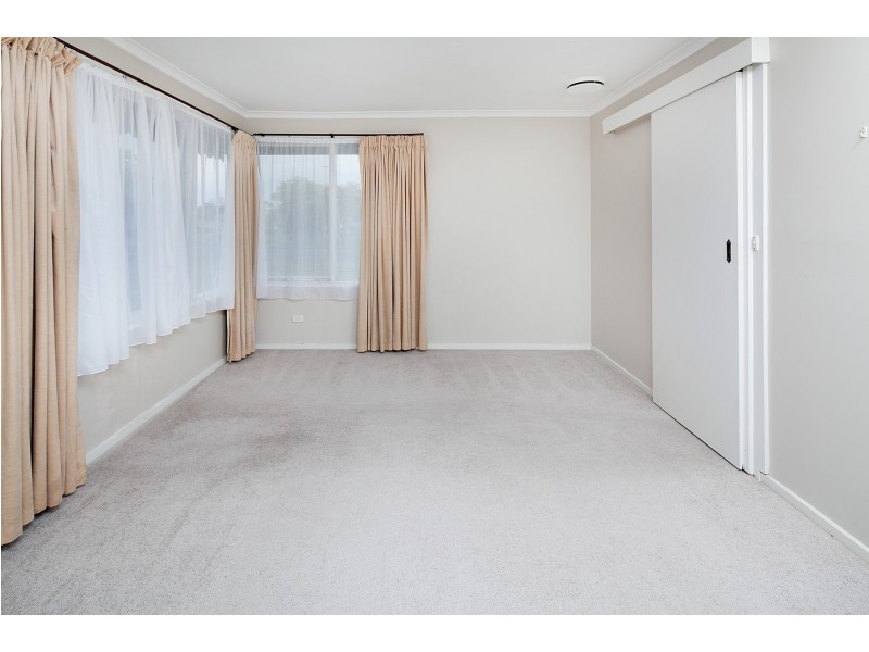 2 Canterbury Street, Cranbourne VIC 3977