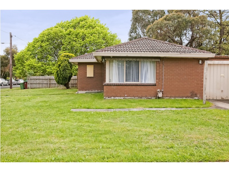 2 Canterbury Street, Cranbourne VIC 3977