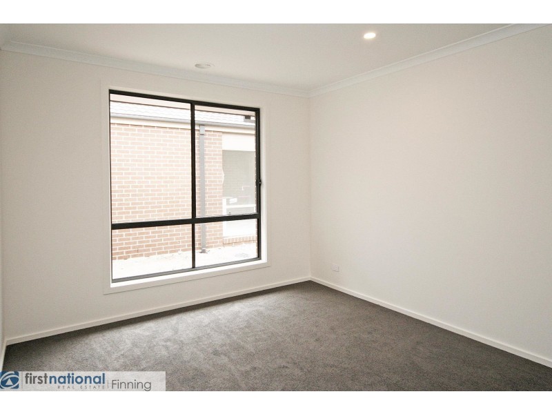 50 Walhallow Drive, Clyde North VIC 3978