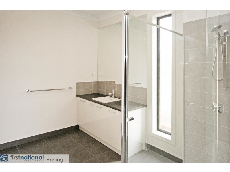 50 Walhallow Drive, Clyde North VIC 3978