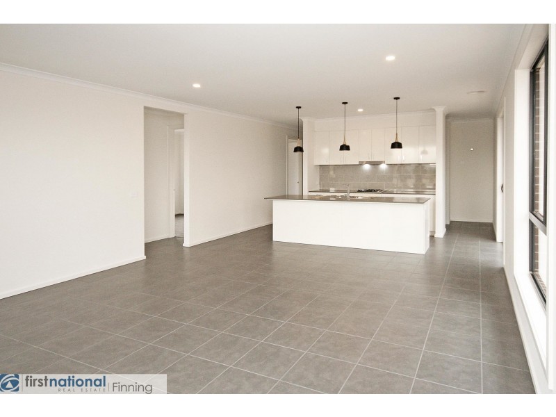 50 Walhallow Drive, Clyde North VIC 3978