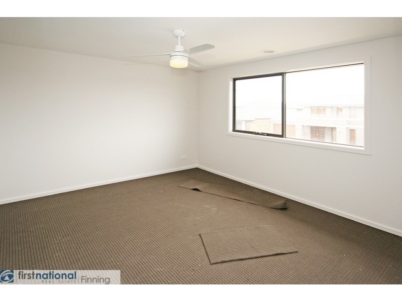 1 Guernsey Street, Clyde North VIC 3978