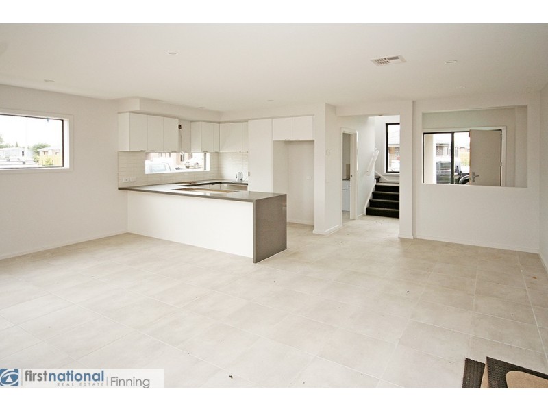 1 Guernsey Street, Clyde North VIC 3978