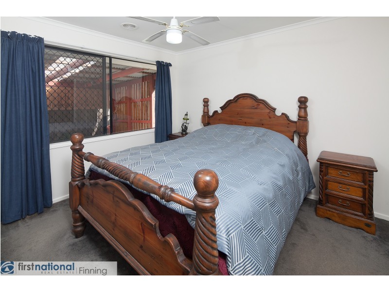 17 Friendship Close, Cranbourne West VIC 3977