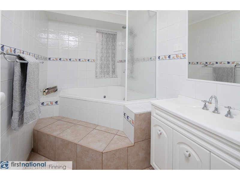 17 Friendship Close, Cranbourne West VIC 3977