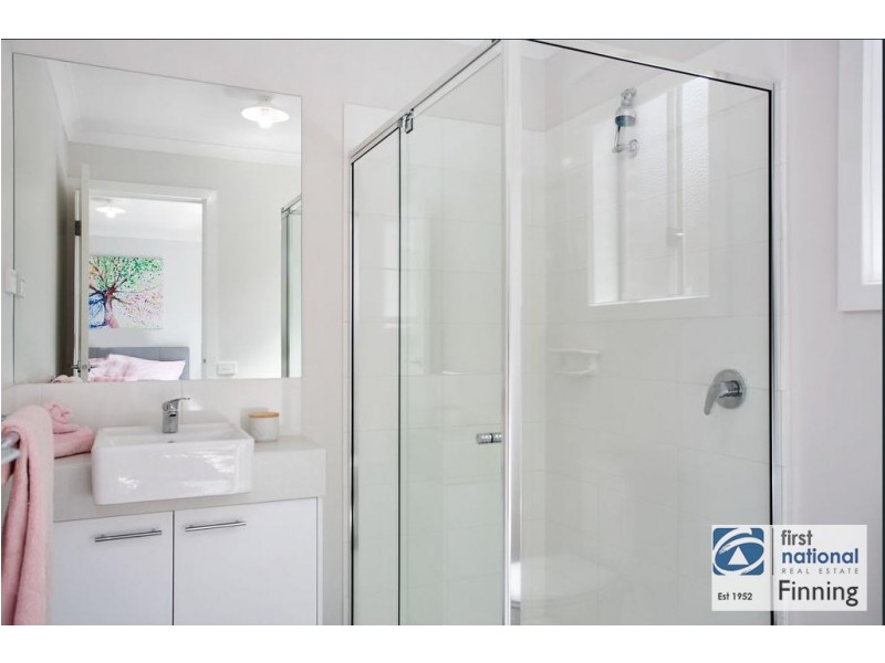 10 Fenway Boulevard, Clyde North VIC 3978