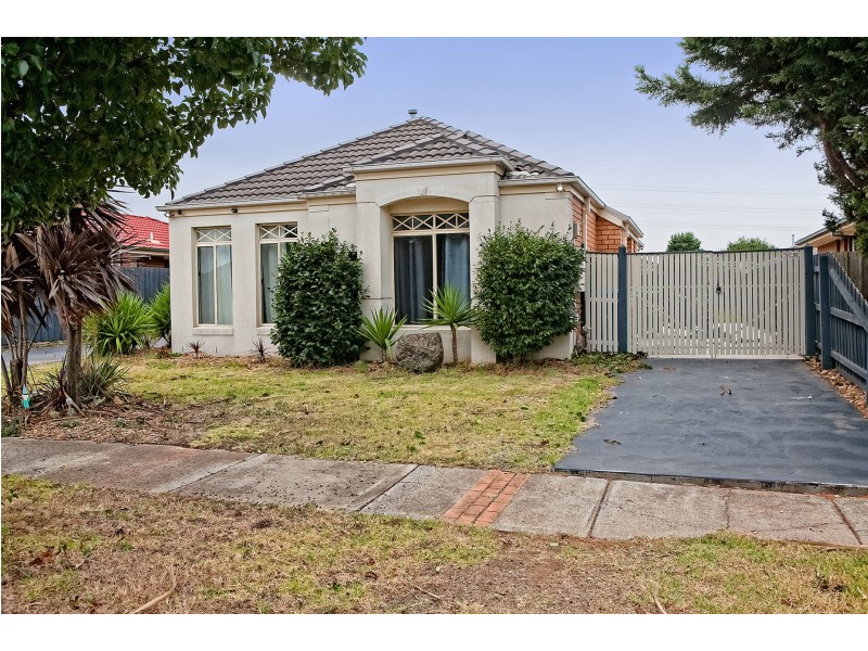 8 Middleham Close, Cranbourne West VIC 3977