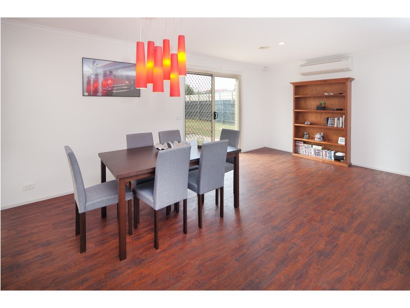 8 Middleham Close, Cranbourne West VIC 3977