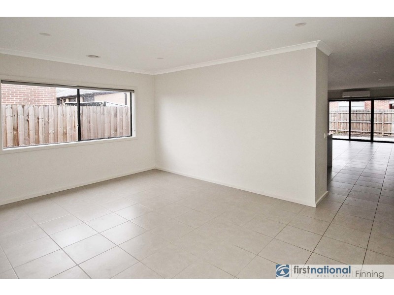 4 Fiorelli Boulevard, Cranbourne East VIC 3977