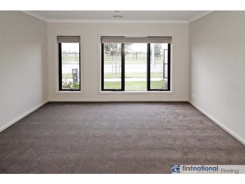 4 Fiorelli Boulevard, Cranbourne East VIC 3977
