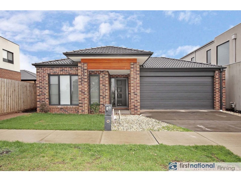 4 Fiorelli Boulevard, Cranbourne East VIC 3977