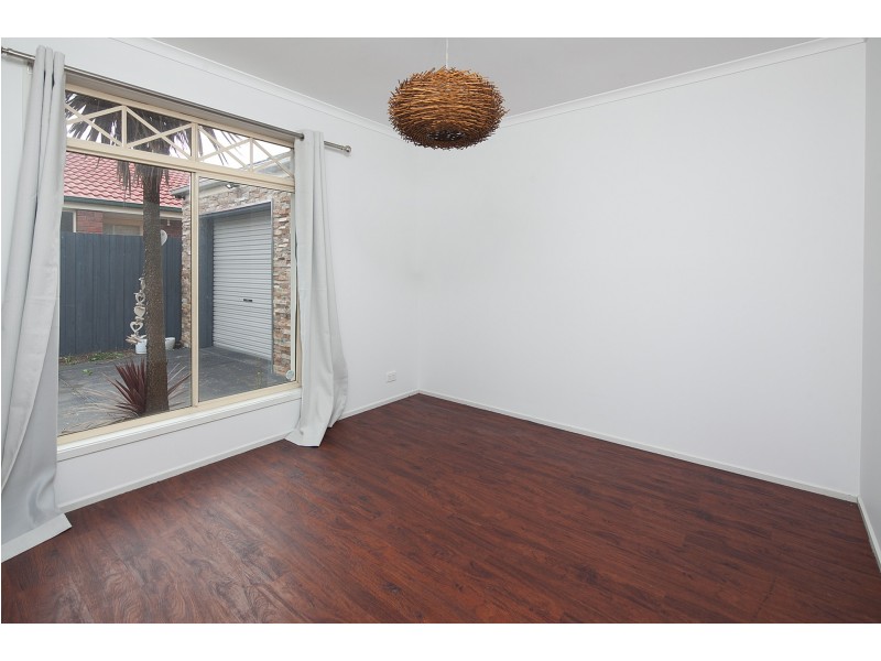 8 Middleham Close, Cranbourne West VIC 3977