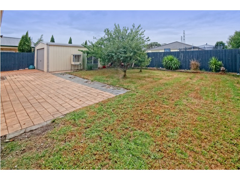 8 Middleham Close, Cranbourne West VIC 3977