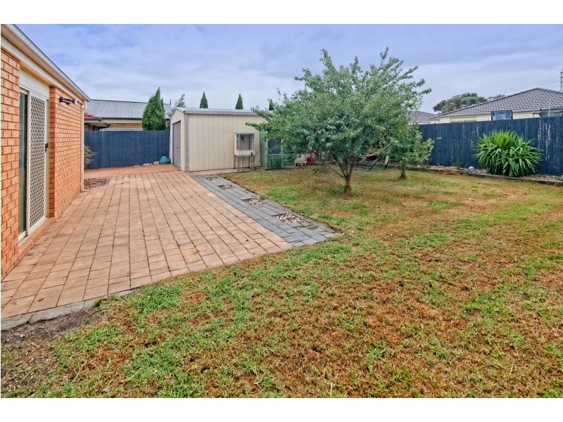 8 Middleham Close, Cranbourne West VIC 3977