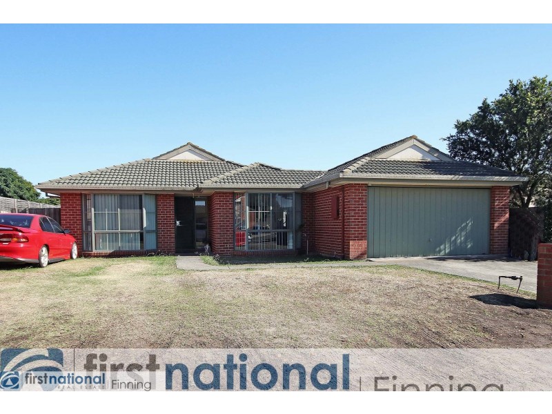 8 Emoh Close, Cranbourne VIC 3977