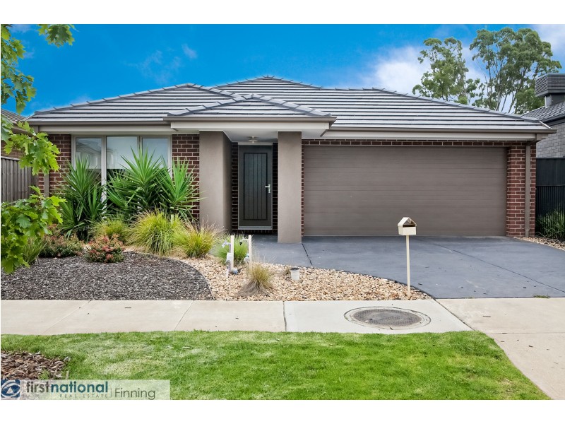 10 Fenway Boulevard, Clyde VIC 3978