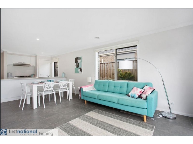 10 Fenway Boulevard, Clyde VIC 3978