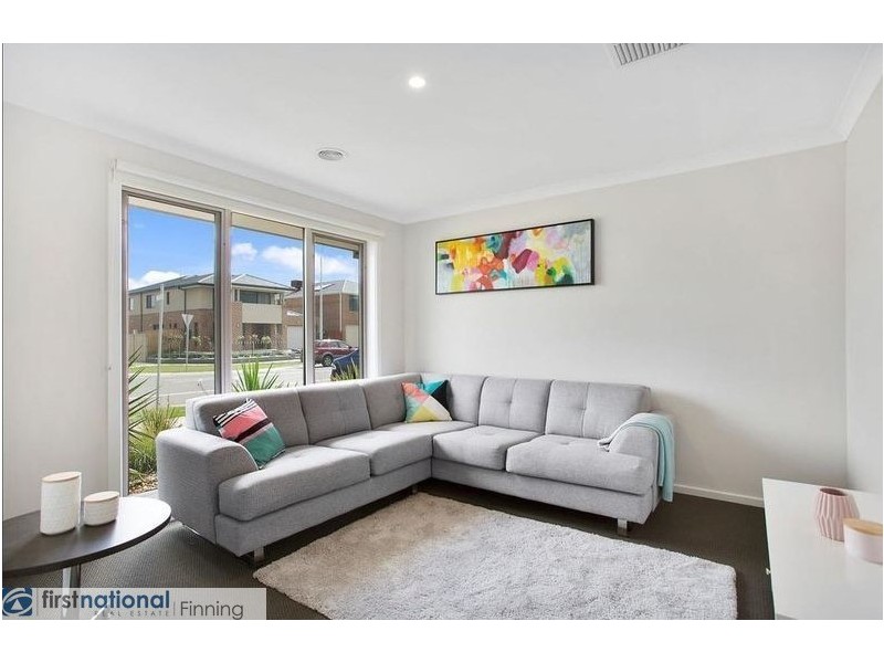 10 Fenway Boulevard, Clyde VIC 3978