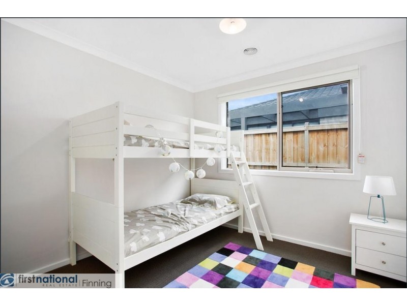 10 Fenway Boulevard, Clyde VIC 3978