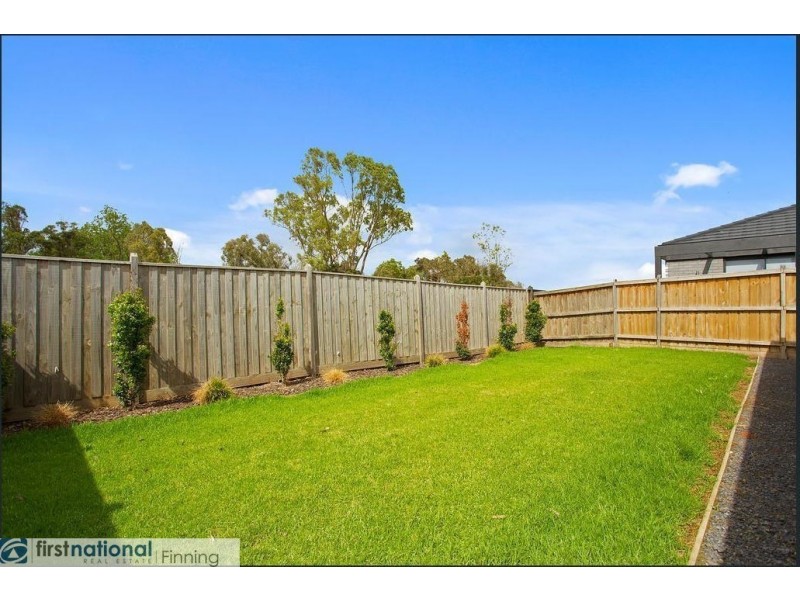 10 Fenway Boulevard, Clyde VIC 3978