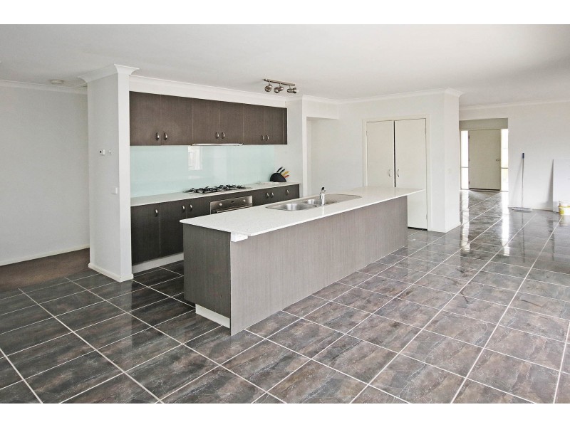 20 Pepperbush Circuit, Cranbourne VIC 3977