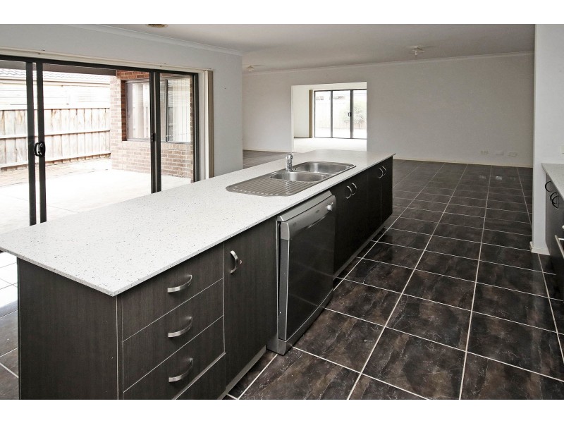 20 Pepperbush Circuit, Cranbourne VIC 3977