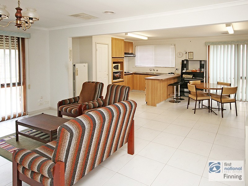 1 McLaren Avenue, Cranbourne VIC 3977