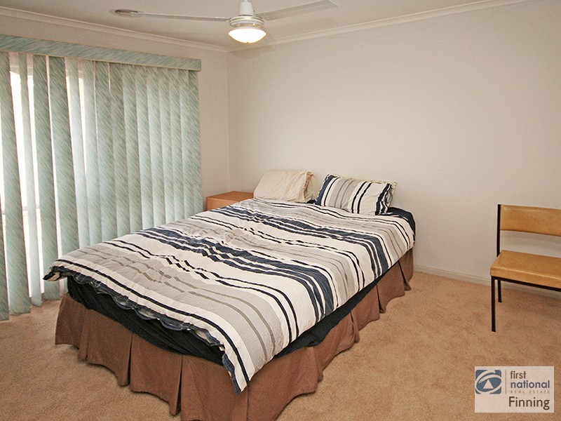 1 McLaren Avenue, Cranbourne VIC 3977