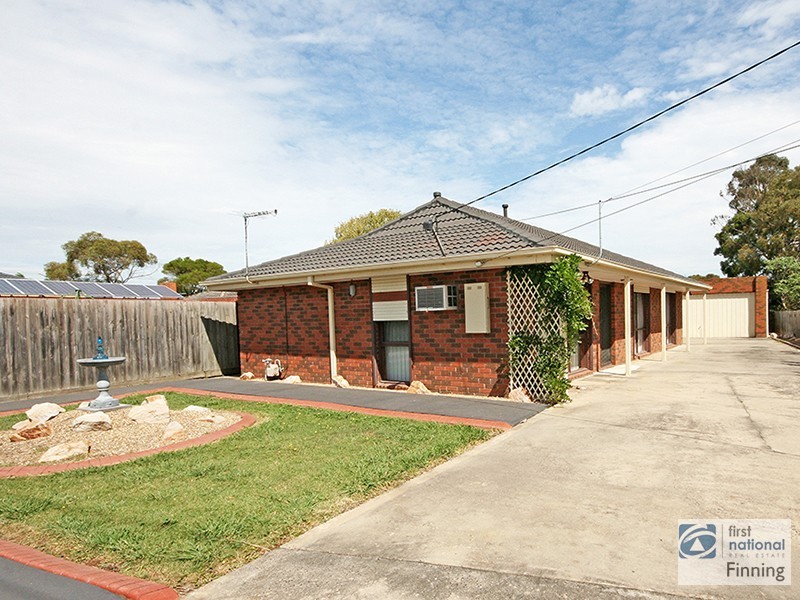 1 McLaren Avenue, Cranbourne VIC 3977