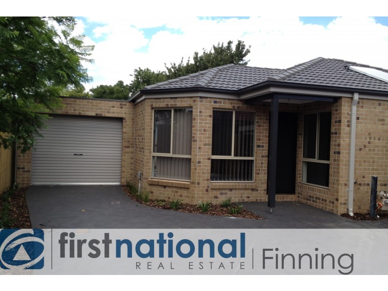 2/18 Lorna Street, Cranbourne VIC 3977