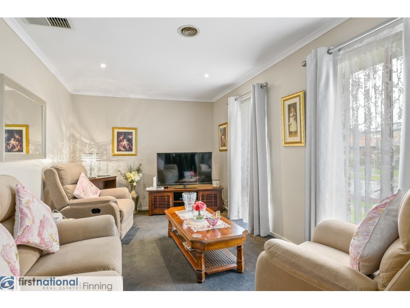 23 Godwin Crescent, Cranbourne North VIC 3977