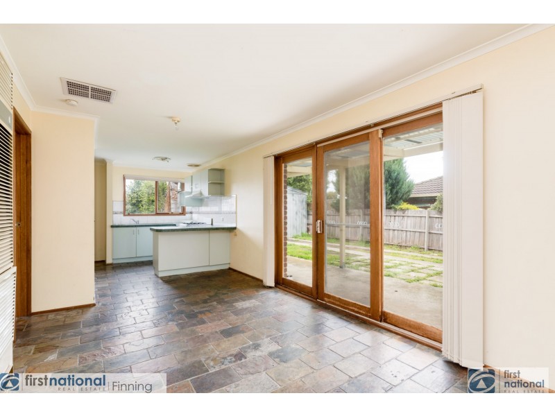 6 Bates Street, Cranbourne VIC 3977