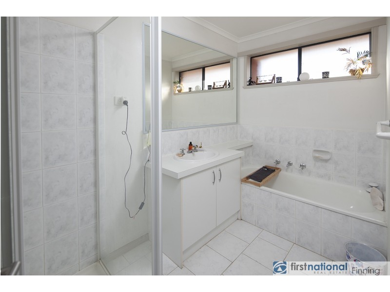 4 Knowing Close, Cranbourne West VIC 3977