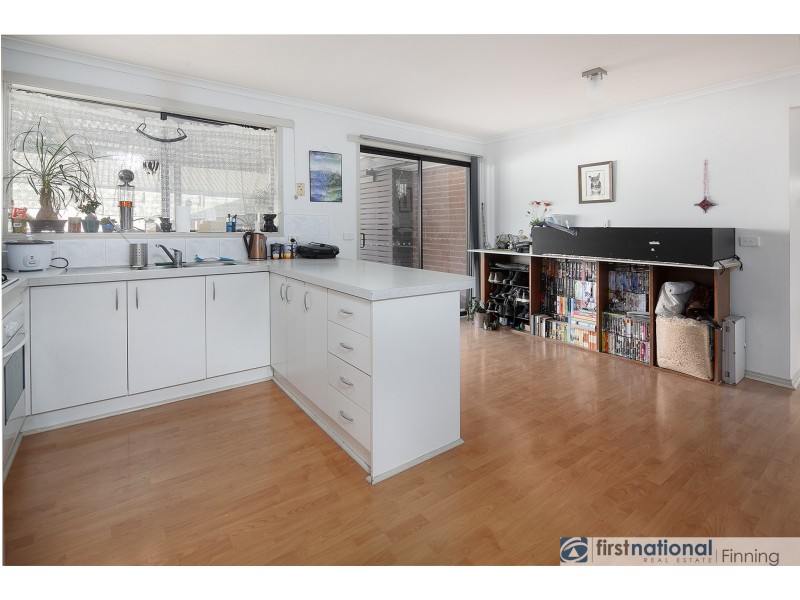4 Knowing Close, Cranbourne West VIC 3977