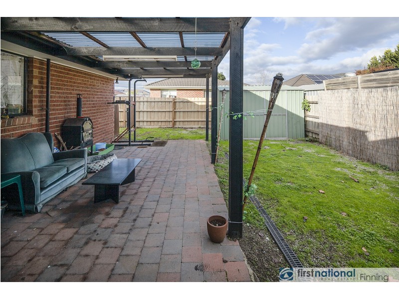 4 Knowing Close, Cranbourne West VIC 3977