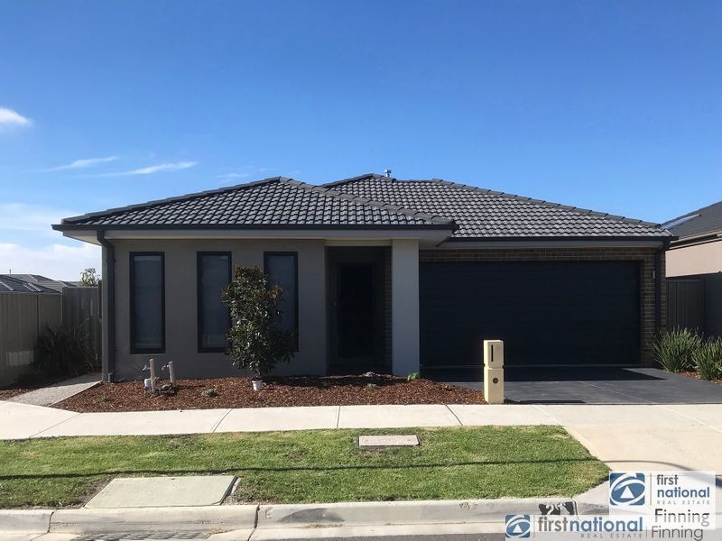 21 Brittlegum Road, Cranbourne East VIC 3977