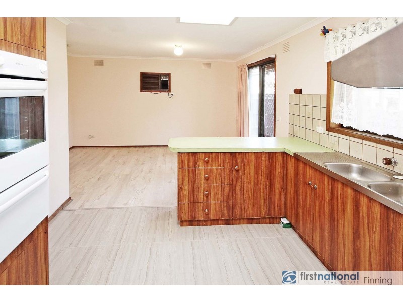 1 Lonsdale Crescent, Cranbourne North VIC 3977