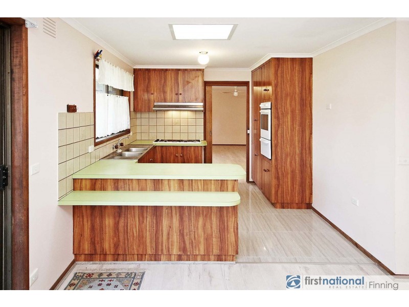 1 Lonsdale Crescent, Cranbourne North VIC 3977